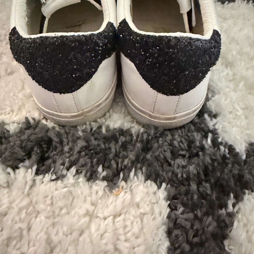 White and Black Low-Top Sneakers Star Sneakers - Picture 5 of 8